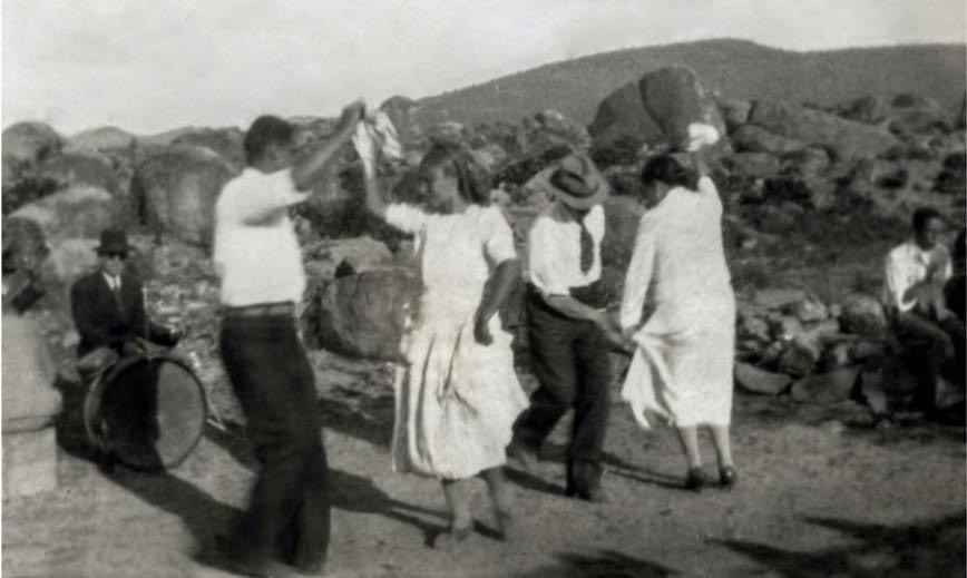 Bailando cueca chilena en el norte