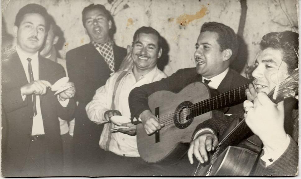 Guapos Cantores de Cueca Brava